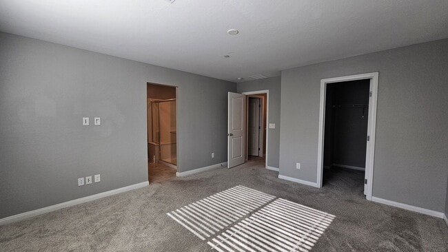 Building Photo - COMING SOON!  AWESOME SUMMERLIN TOWNHOME!