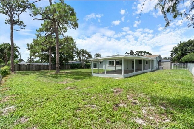 Building Photo - 930 Rutherford Ln