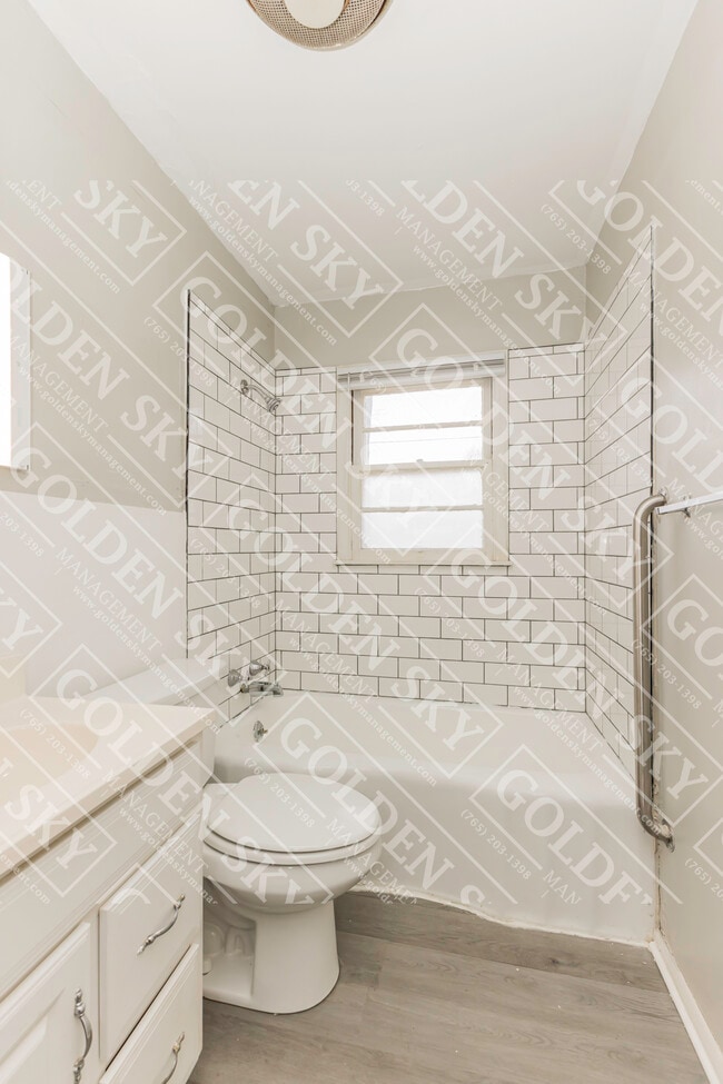 Building Photo - 2505 N Janney Ave