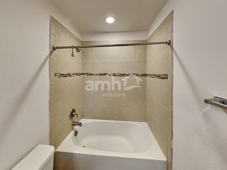 Building Photo - 11818 Winterset Cove Dr