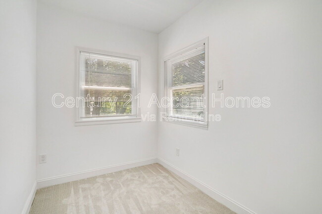 Building Photo - 4916 Chowan Ave