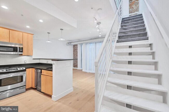 Building Photo - 1209 13th St NW