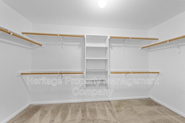 Building Photo - 9302 Mare Country