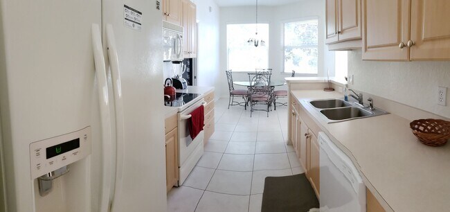 Building Photo - 4430 Corso Venetia Blvd