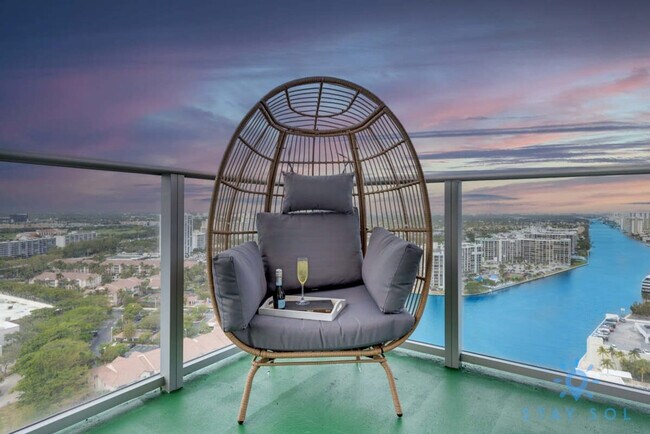 Building Photo - 4010 S Ocean Dr