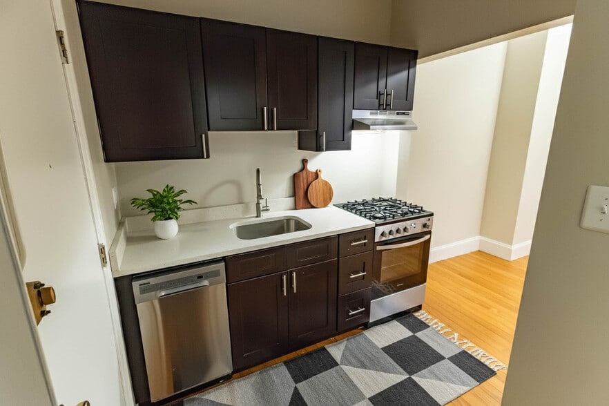 Building Photo - 4014 Spruce St