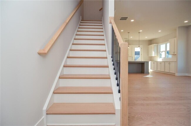 Building Photo - 2316 Mockernut Trl