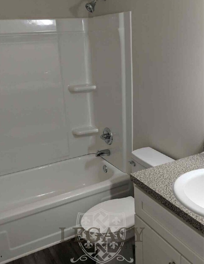 Building Photo - 1308 Searcy St