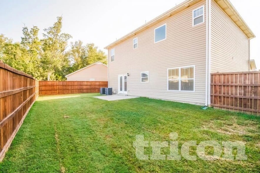 Building Photo - 2106 Tabasco Way