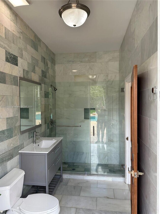 Building Photo - 10600 SW 69th Ave