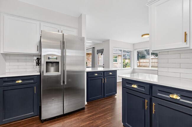 Building Photo - 6031 Rutherglenn Dr