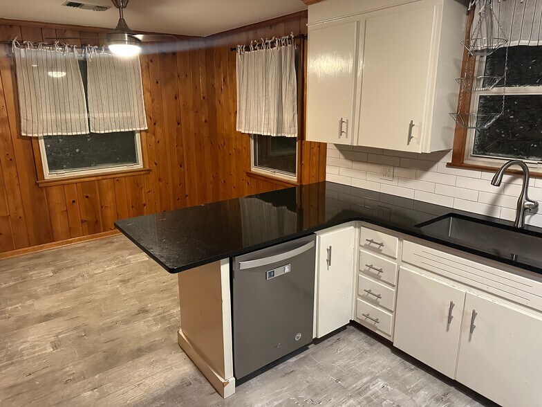 Building Photo - 2700 Nodyne Dr