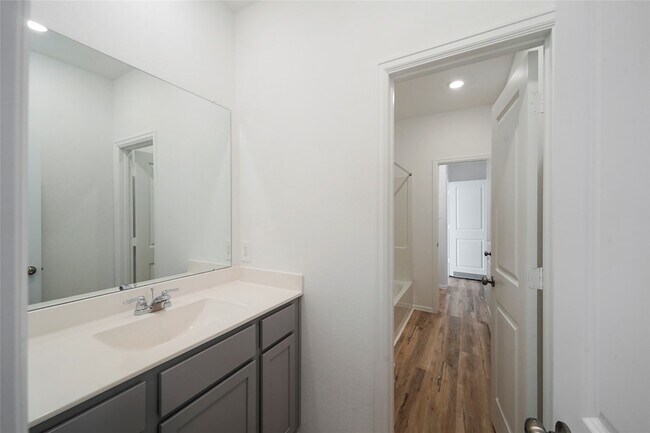 Building Photo - 307 Flower Reed Ct
