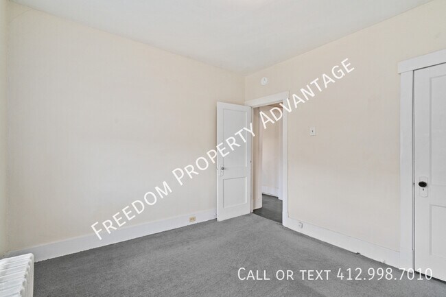 Building Photo - 2451 Wedgemere St