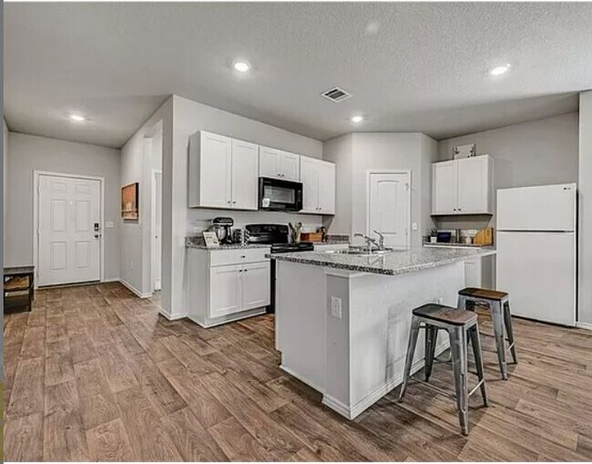 Building Photo - 5800 Xene Dr