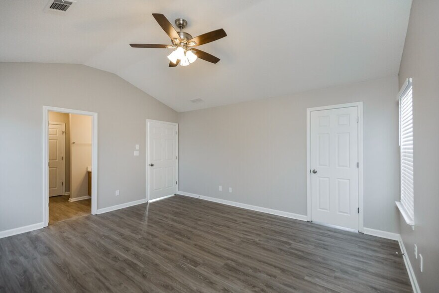 Building Photo - 5862 Amerson Ln
