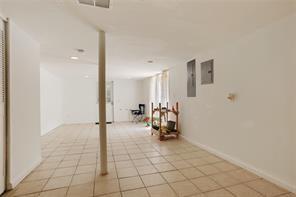 Building Photo - 1012 Knightsbridge Rd