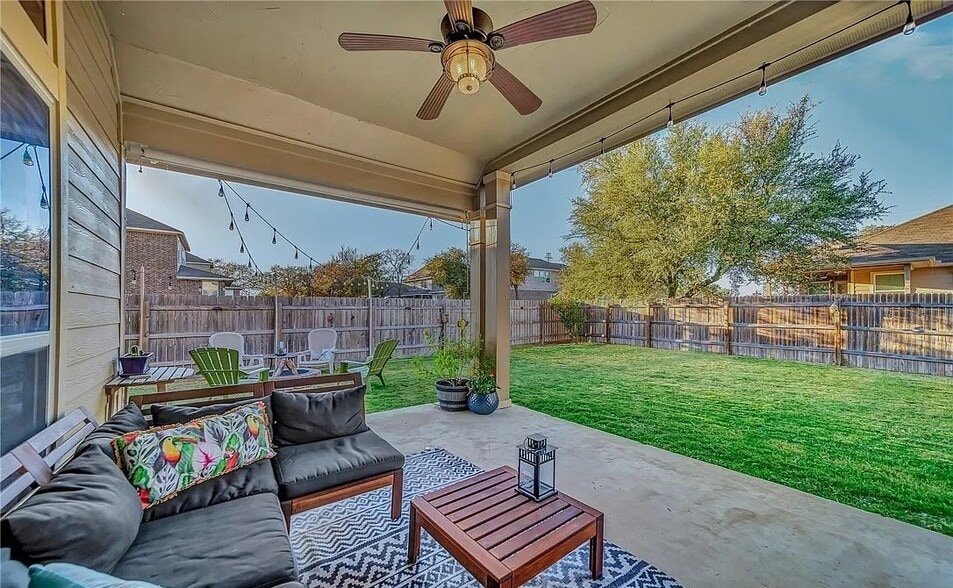 Building Photo - 3701 Castleton Dr