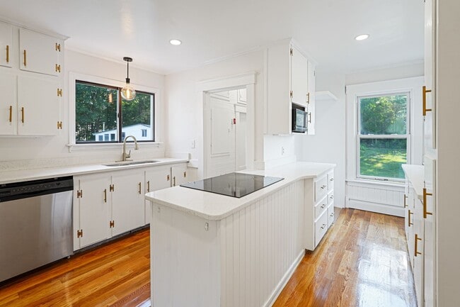 Building Photo - 4BR Home in Hopkinton MA | Rent or Rent-to-Own Option