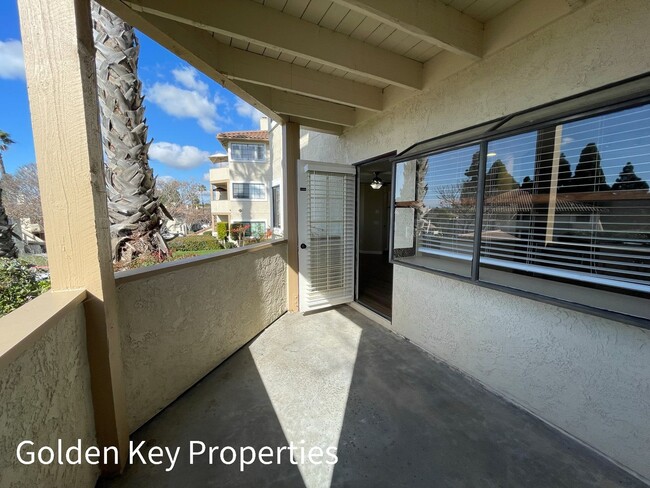 Building Photo - Beautiful one-bedroom ground-floor unit.