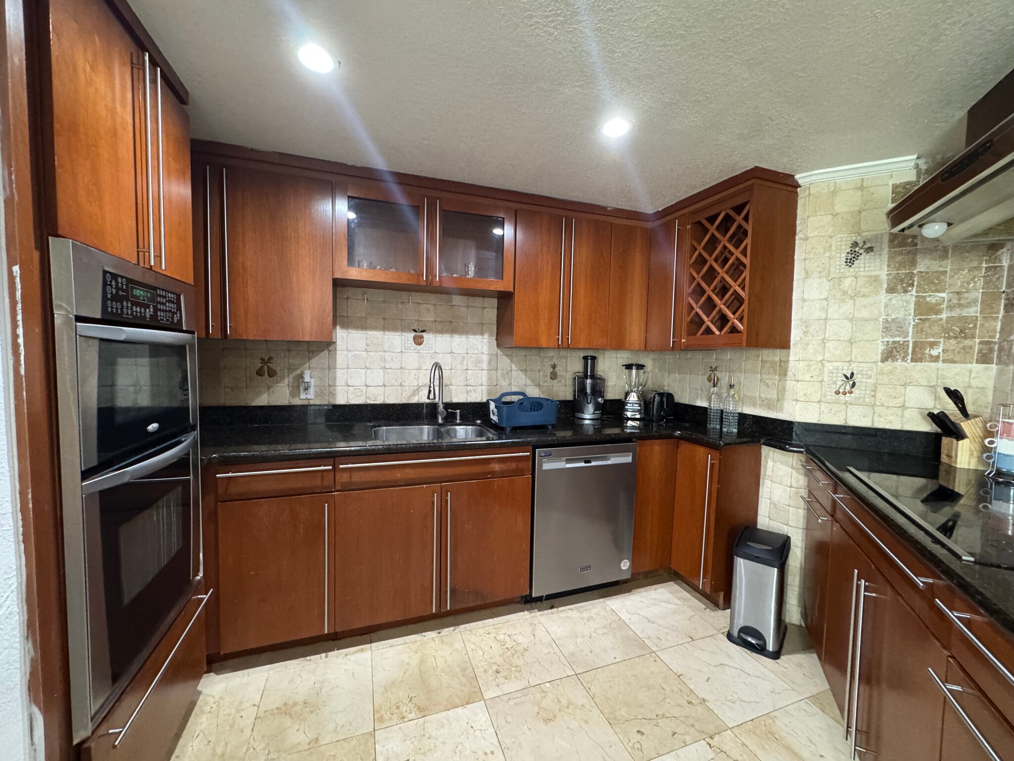 Building Photo - 801 Brickell Bay Dr