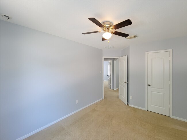 Building Photo - 7506 Boxwood Ridge Ln