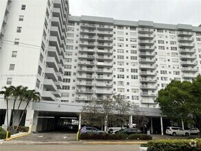 Building Photo - 137 Golden Isles Dr