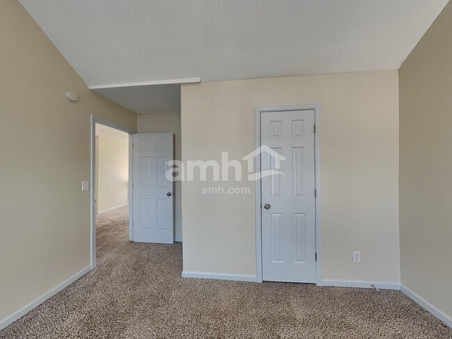 Building Photo - 4298 Persian Ct