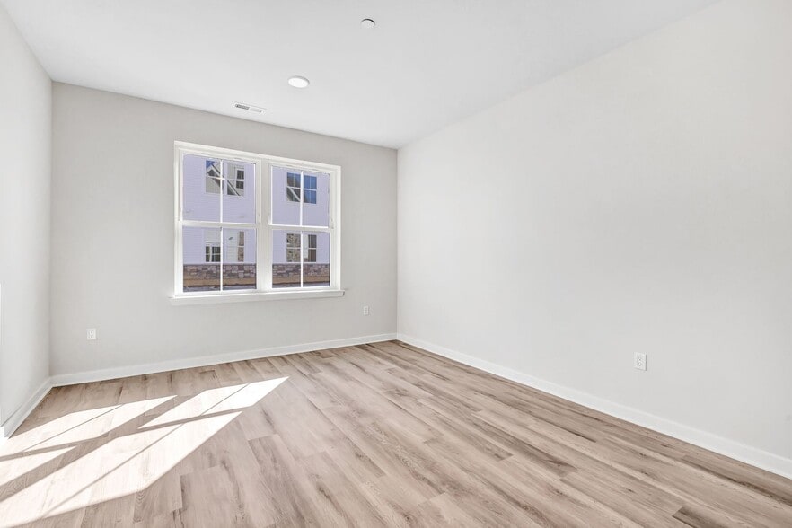 Interior Photo - Kinsley