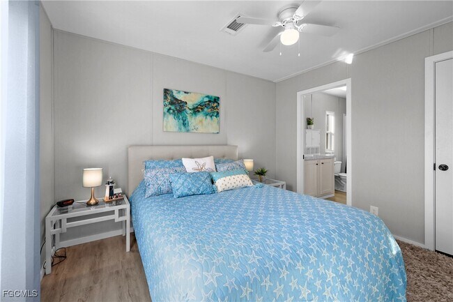 Building Photo - 1747 Beverly Dr