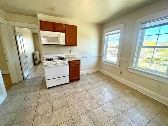 Building Photo - 3956-3958 N Murray