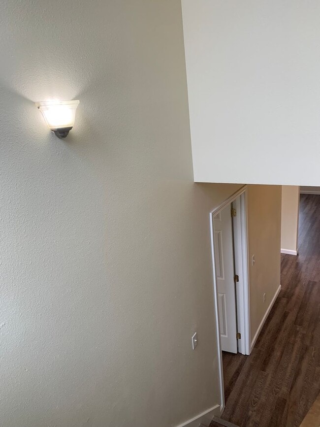 Building Photo - Available Now! 3 Bedroom ~ 1.5 Bathroom House Located in South Corvallis