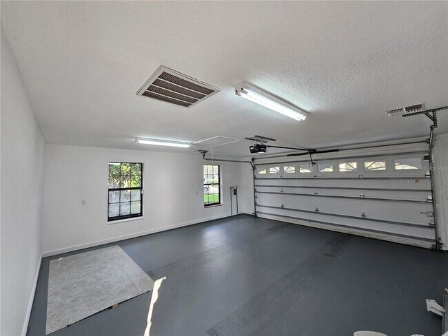 Building Photo - 6539 Brentwood Dr.