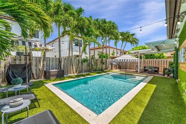 Building Photo - 25021 SW 118 Ct