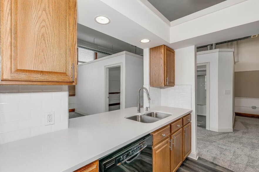 Building Photo - 249 N Athenian Ave