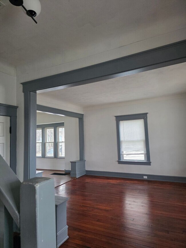 Building Photo - Three Bedroom Single Family Home in Toledo