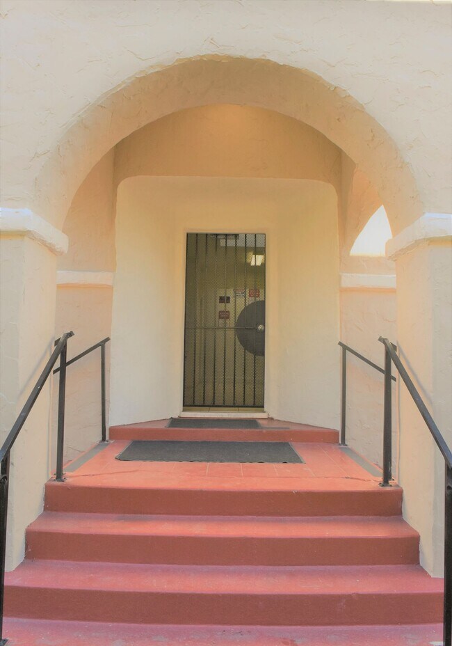 Building Photo - The Seminary Apartments