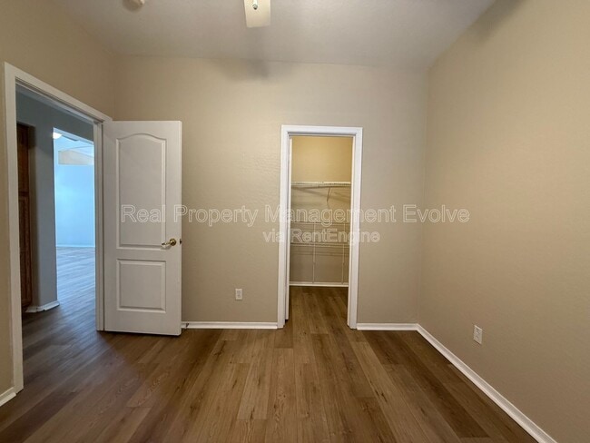 Building Photo - 2006 N 106th Ave