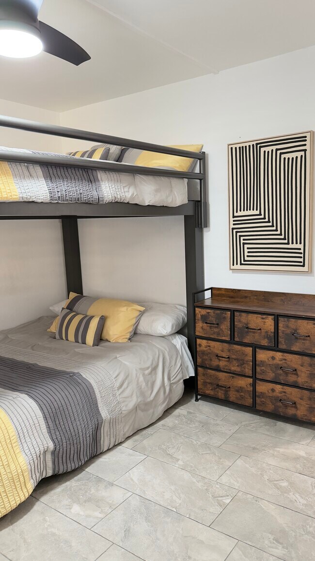 Building Photo - 651 Seaview Ct