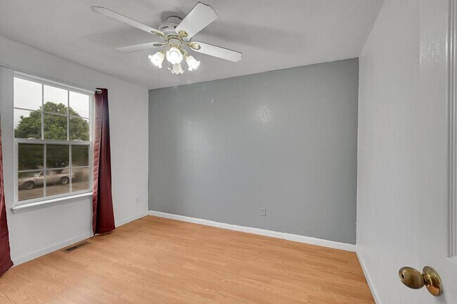 Building Photo - 2034 Buckeye Ave