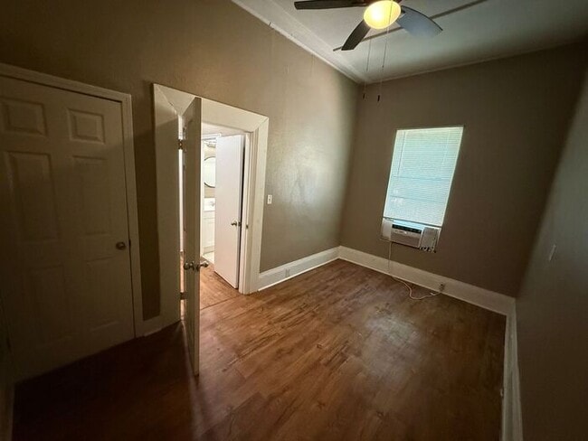 Building Photo - Downtown Pensacola - 2 bedroom, 1 bathroom