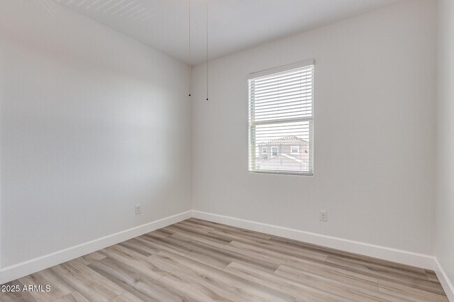 Building Photo - 4750 E Chromium Rd