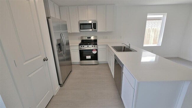Building Photo - 26814 Feather Reed Dr