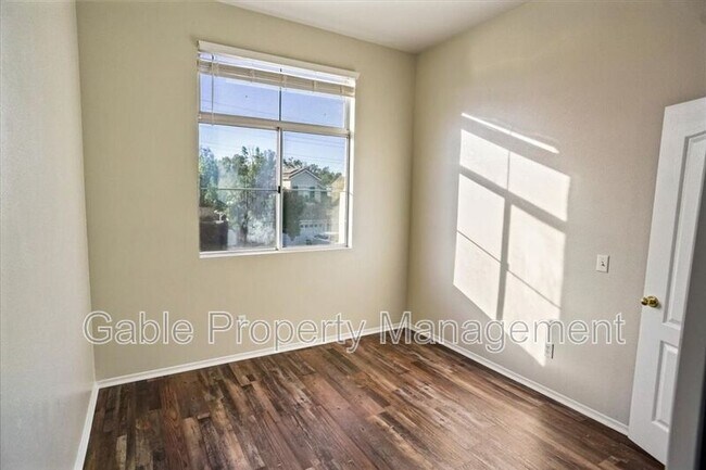 Building Photo - 27916 Brookhaven Pl