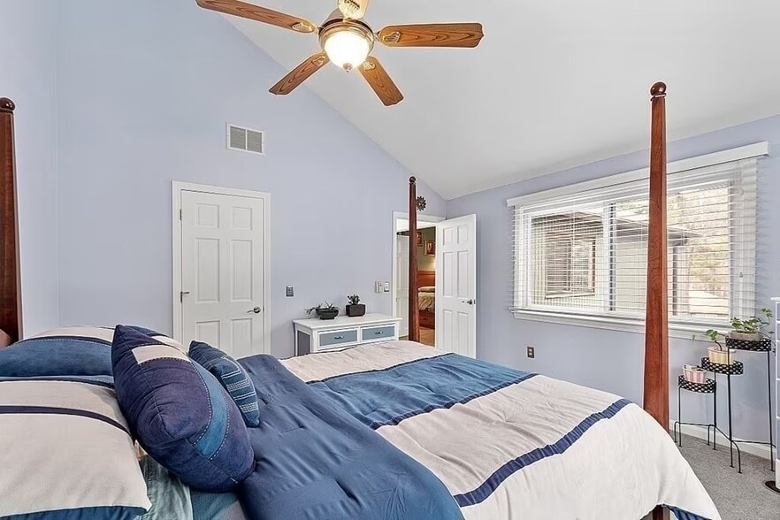 Building Photo - 68 E Bluff Rd