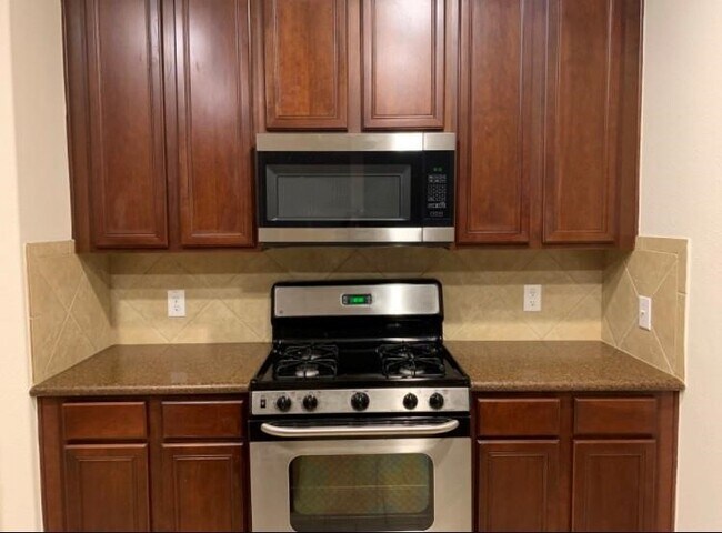 Building Photo - 4005 E Timber Cut Ct