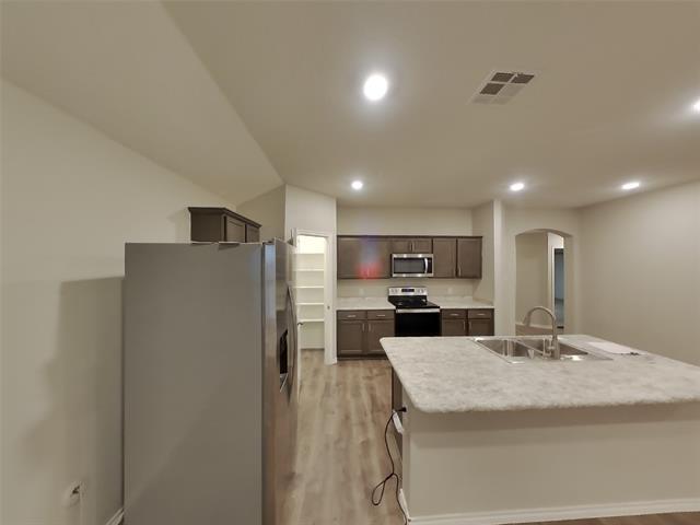 Building Photo - 1904 Strongbark Dr