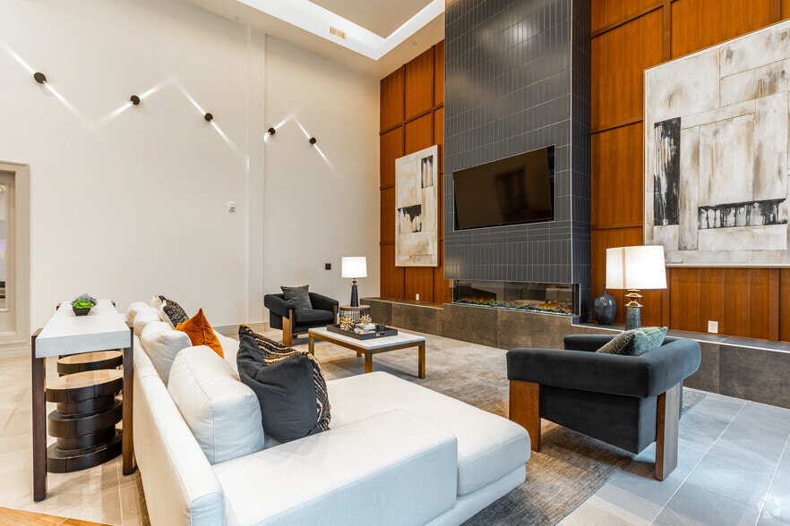 Clubhouse - The Huntley