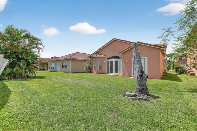 Building Photo - 5552 Spanish River Rd