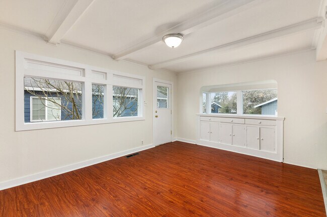 Building Photo - 4749 NE Campaign St